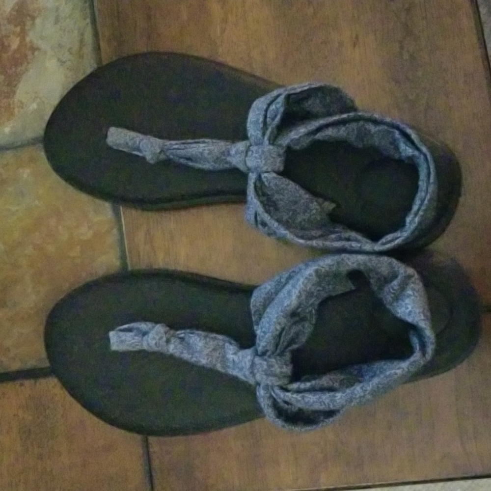 Sanuk yoga slings